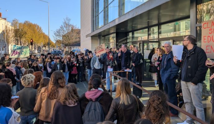 « La qualité d’enseignement pour les professeurs et pour les élèves se dégrade » : la mobilisation se poursuit au lycée Joachim-du-Bellay