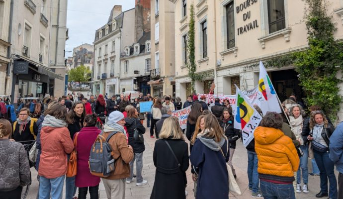 Enseignants et parents d’élèves mobilisés contre les fermetures de classe à Angers