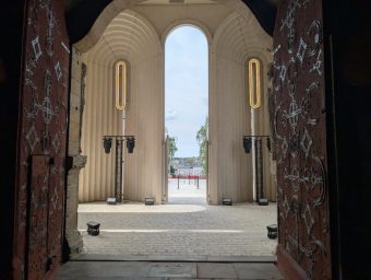 Plusieurs centaines d&rsquo;Angevins présents à l&rsquo;inauguration de la galerie contemporaine de la cathédrale d’Angers