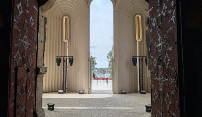 Plusieurs centaines d&rsquo;Angevins présents à l&rsquo;inauguration de la galerie contemporaine de la cathédrale d’Angers