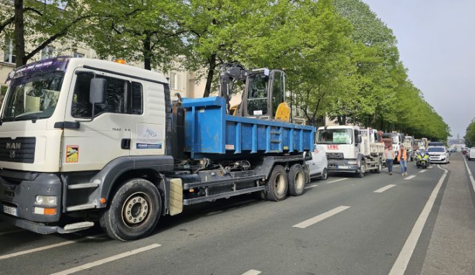« Certaines entreprises vont devoir arrêter leur activité ou licencier » : une journée de mobilisation à Angers contre la hausse des prix du carburant