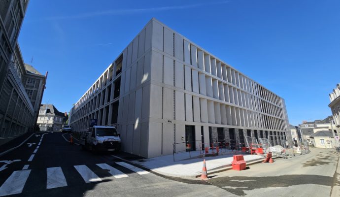 À deux pas du château d’Angers, le nouveau parking silo de 300 places va accueillir ses premiers usagers