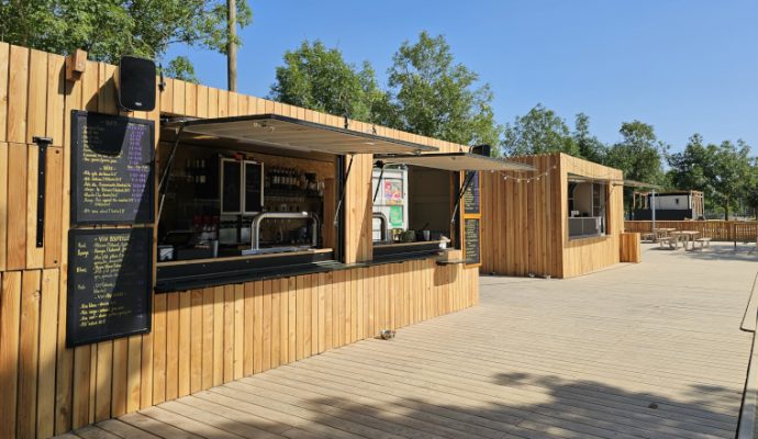 La nouvelle guinguette le Nid du Héron prend son envol au parc Balzac