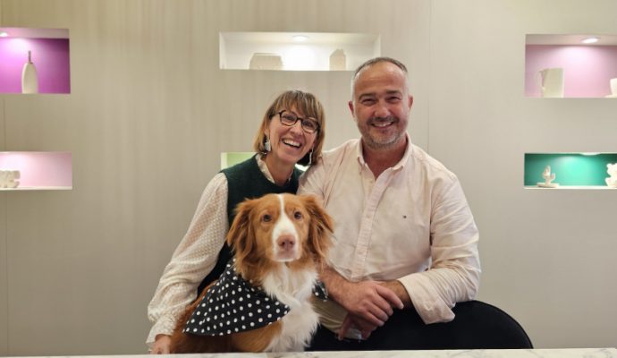 À Angers, ce nouveau café créatif veut rendre la peinture sur céramique accessible à tous