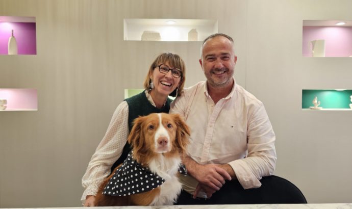 À Angers, ce nouveau café créatif veut rendre la peinture sur céramique accessible à tous
